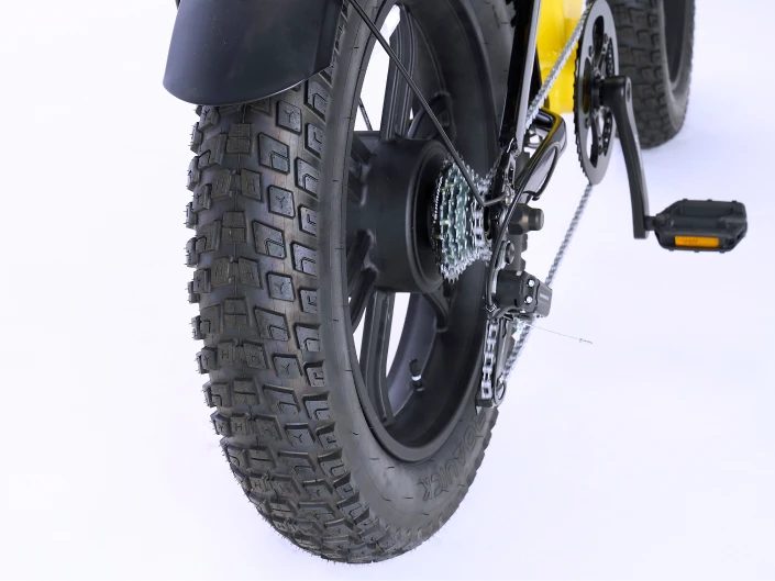 20インチ x 4.5インチ ファットタイヤ