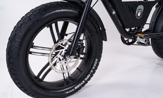 路面を選ばない快適性と安定した操作