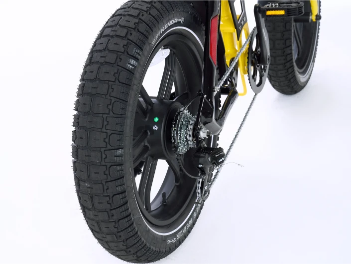 20インチ x 4.5インチ ファットタイヤ